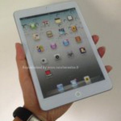 ipad mini mockup hand front