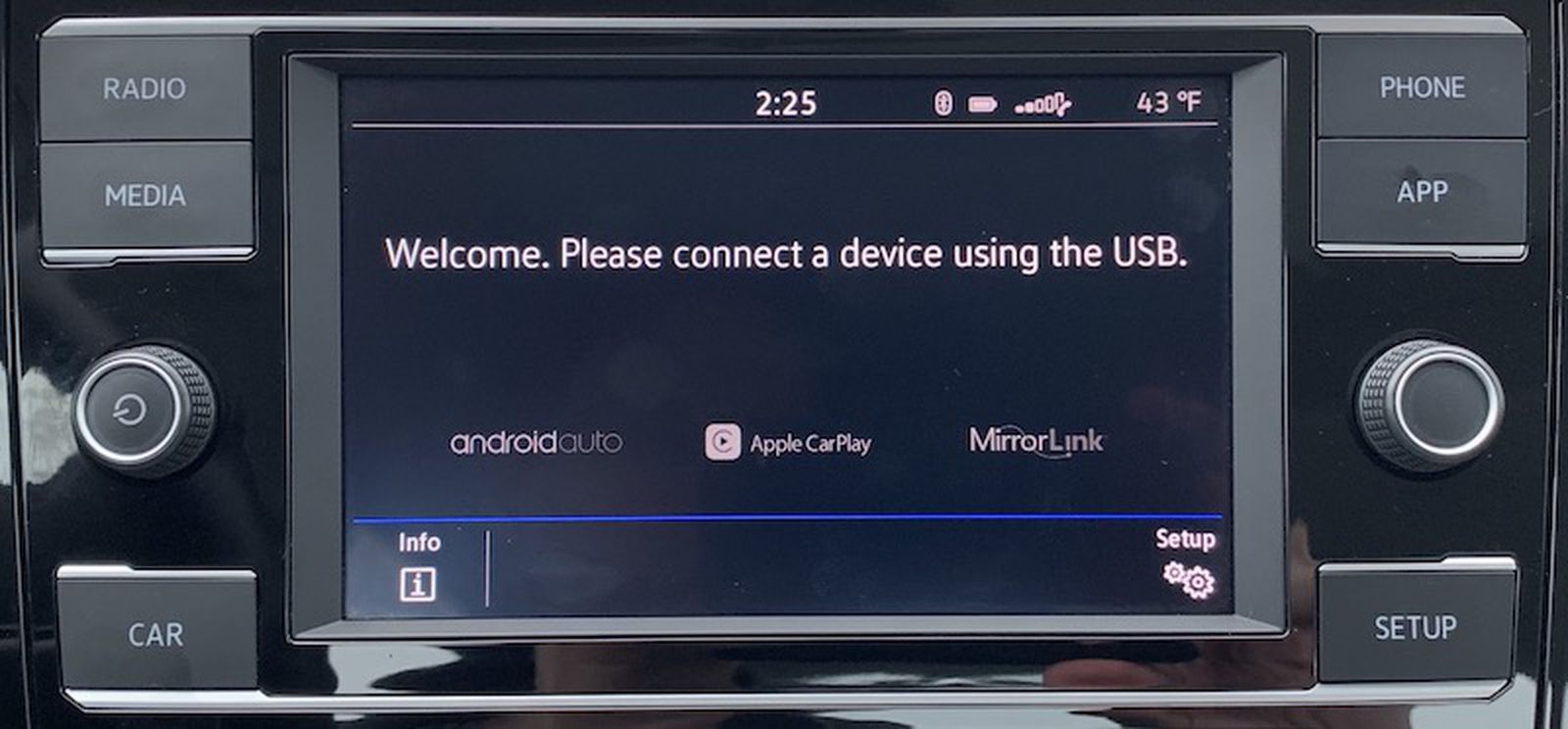 Volkswagen Jetta CarPlay Review MacRumors