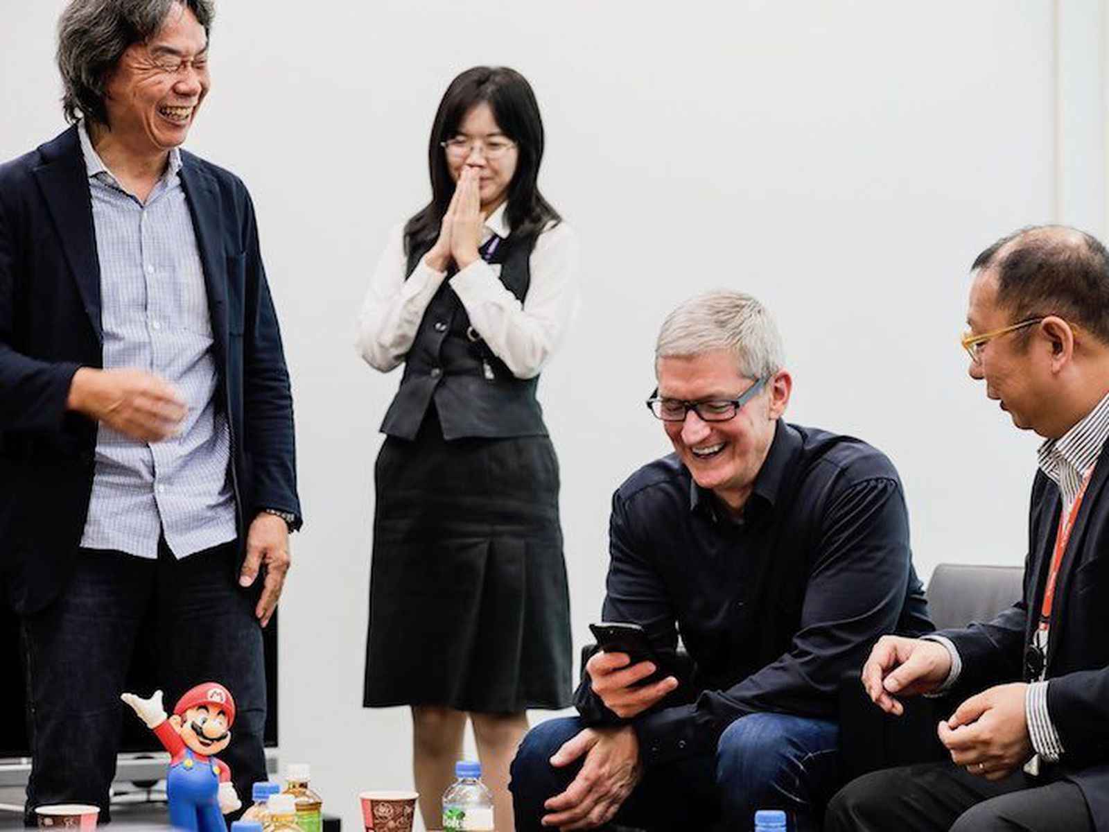 Apple's Tim Cook Meets Nintendo's Shigeru During Japan - MacRumors