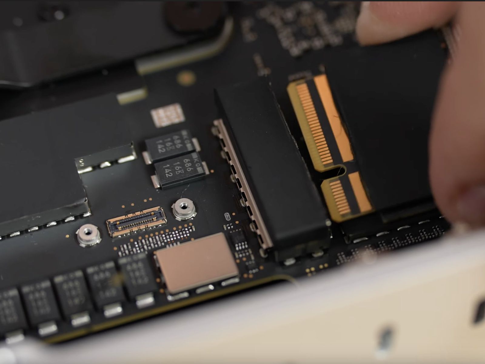 Mac Teardown Indicates SSD Storage May Be - MacRumors