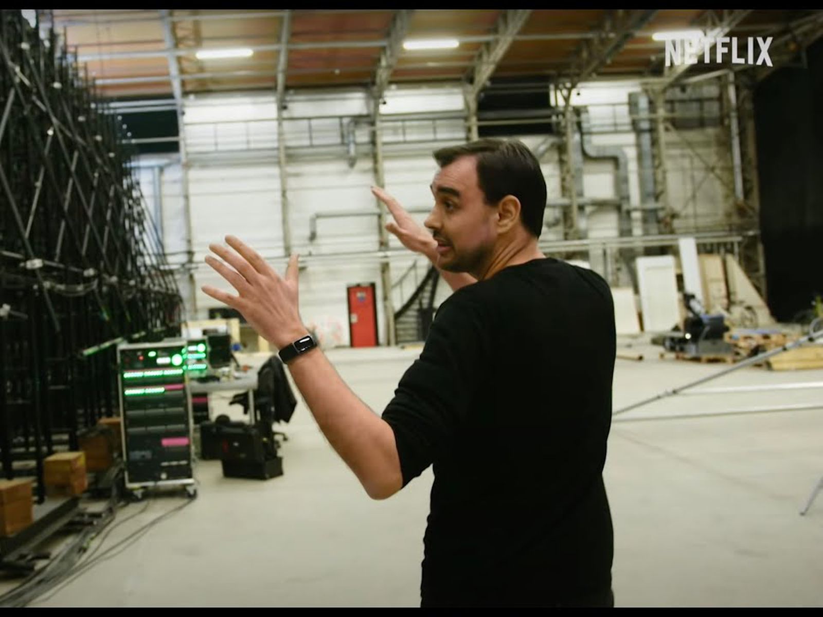 Netflix Builds Detailed Apple Store Replica for 'iHostage' Movie - MacRumors (Picture 3)