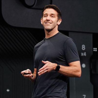 Apple John Ternus 2019