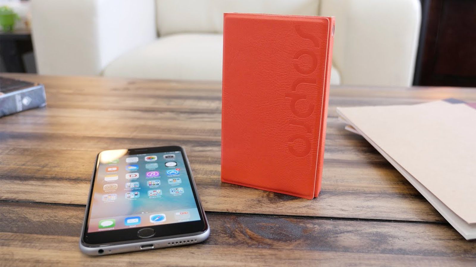 Video Review: The Solpro Helios Smart Battery Pack Charges Your iPhone Using the Sun