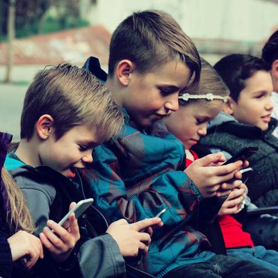 kidsoniphonedigitalwellnesspetition