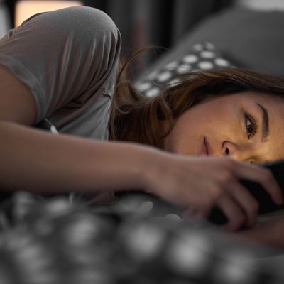 bed iphone face
