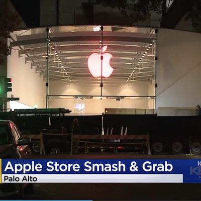 apple store palm desert robbery