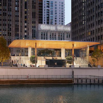 chicago michigan ave front entrance