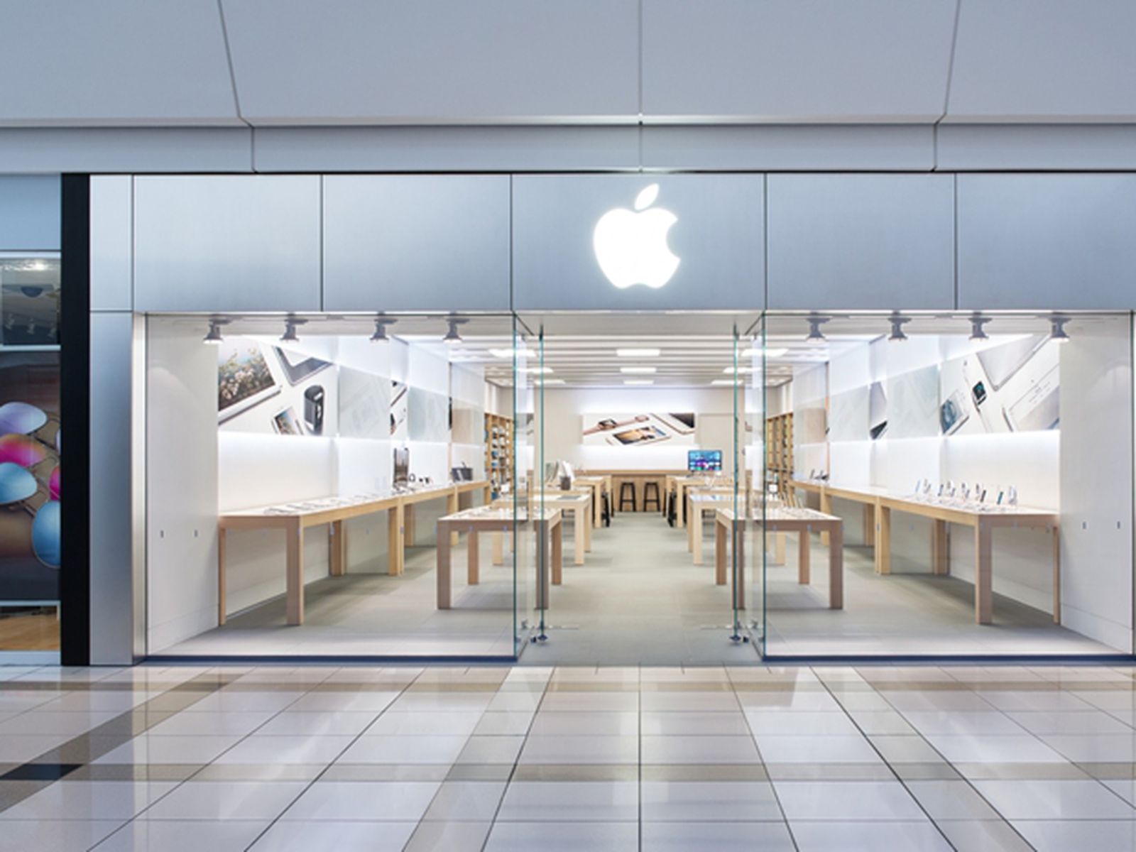 Apple Store, Jacksonville, FL, Outdoor lifestyle center.