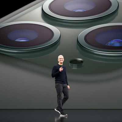 Tim Cook iPhone 11 Pro