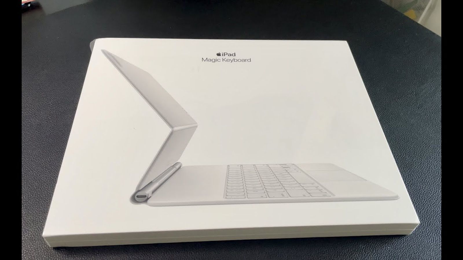 First White Magic Keyboard for iPad Pro Unboxing Surfaces Online