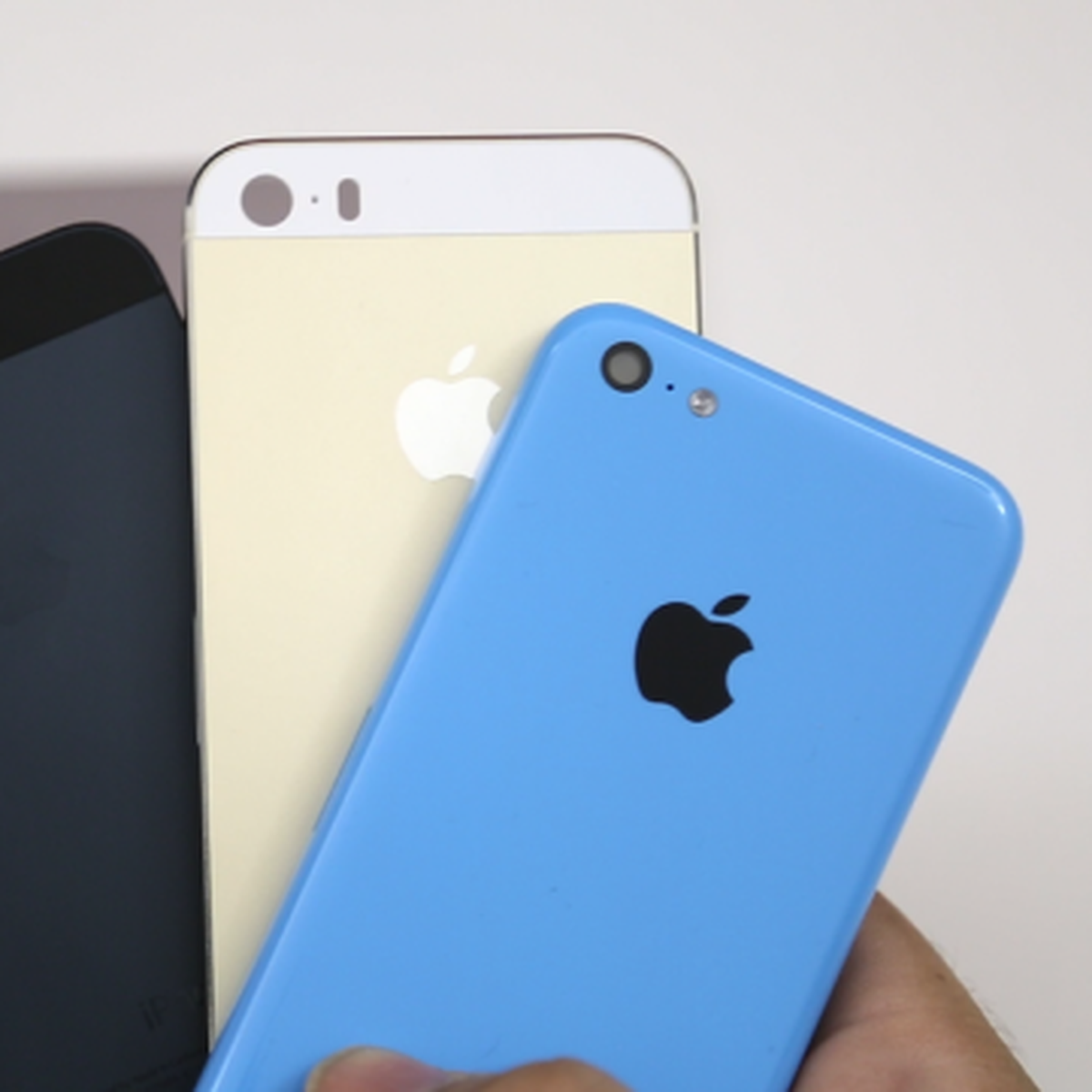 Newly Released Video Offers Detailed Look at Upcoming 'Champagne' iPhone 5S  and Low-Cost iPhone - MacRumors, image size:1200x1200