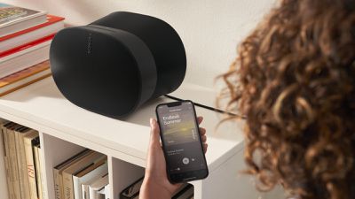 Sonos Era 300 با آیفون