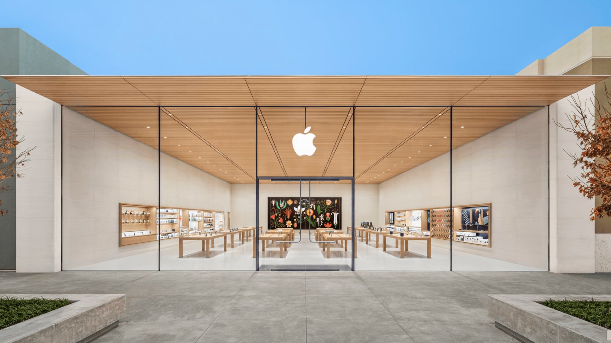 Un Apple Store a Washington, DC, ha rubato $ 500.000 in iPhone dopo che i ladri hanno scavalcato il muro della caffetteria