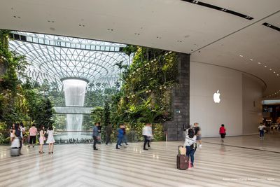 apple jewel changi airport singapore