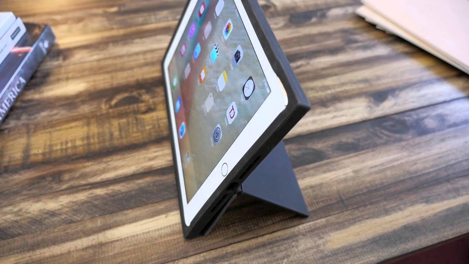 Video Review: Logitech’s ‘Blok’ Case Lineup for the iPad Air 2