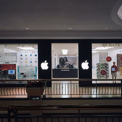 apple tysons corner black front