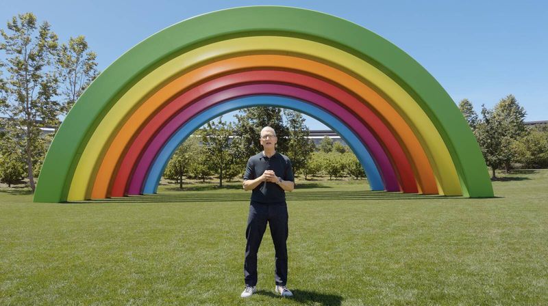 Ο Tim Cook εκφωνεί αποχαιρετιστήρια ομιλία στην τελευταία του ομιλία ως Διευθύνων Σύμβουλος της Apple Ο Tim Cook εκφωνεί αποχαιρετιστήρια ομιλία στην τελευταία του ομιλία ως Διευθύνων Σύμβουλος της Apple