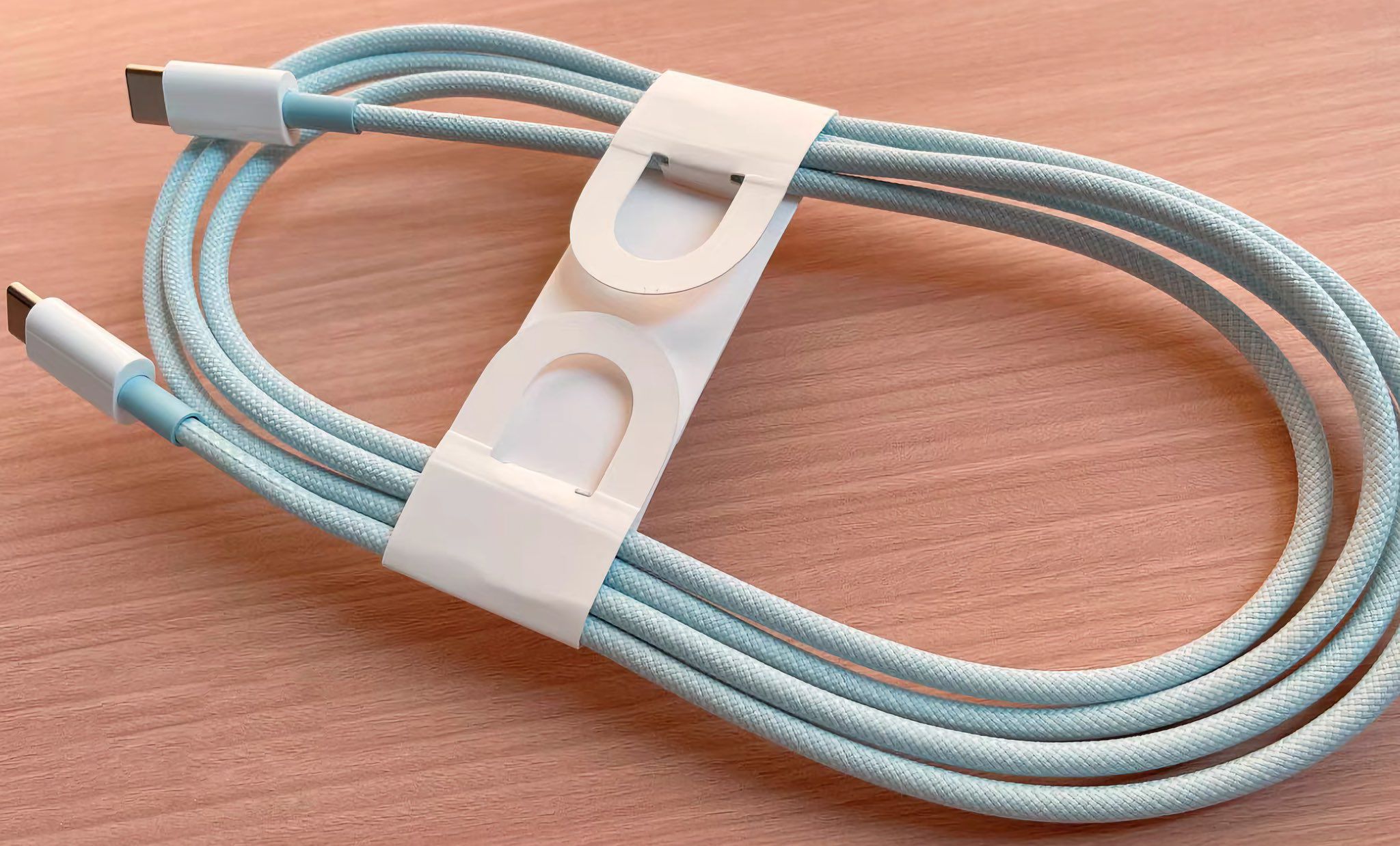 El cable USB-C trenzado del iPhone 15 podría ser un 50% más largo