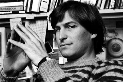 Tim Cook Shares Tribute to Steve Jobs on Sixth Anniversary of His Death ...