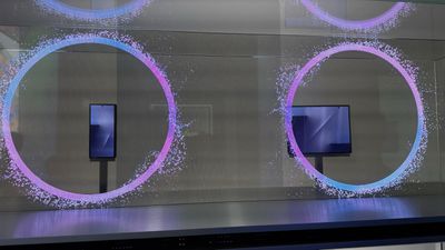 Samsung представила складной смартфон с тремя сгибами