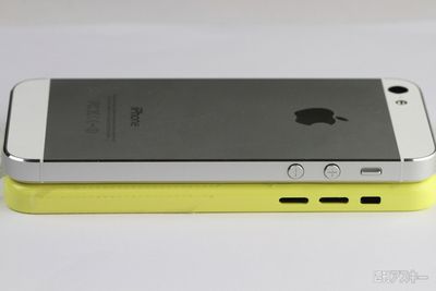 yellow_plastic_iphone_side_comparison