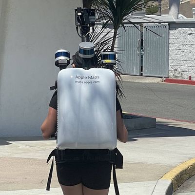 apple maps camera backpack