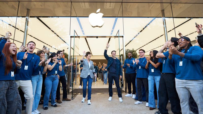 iPhone Duo chega às lojas nesta sexta-feira com filas e estoque limitado para compra sem reserva