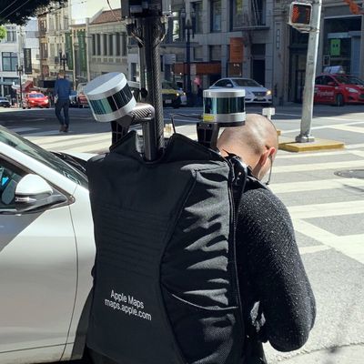applemapsbackpack1