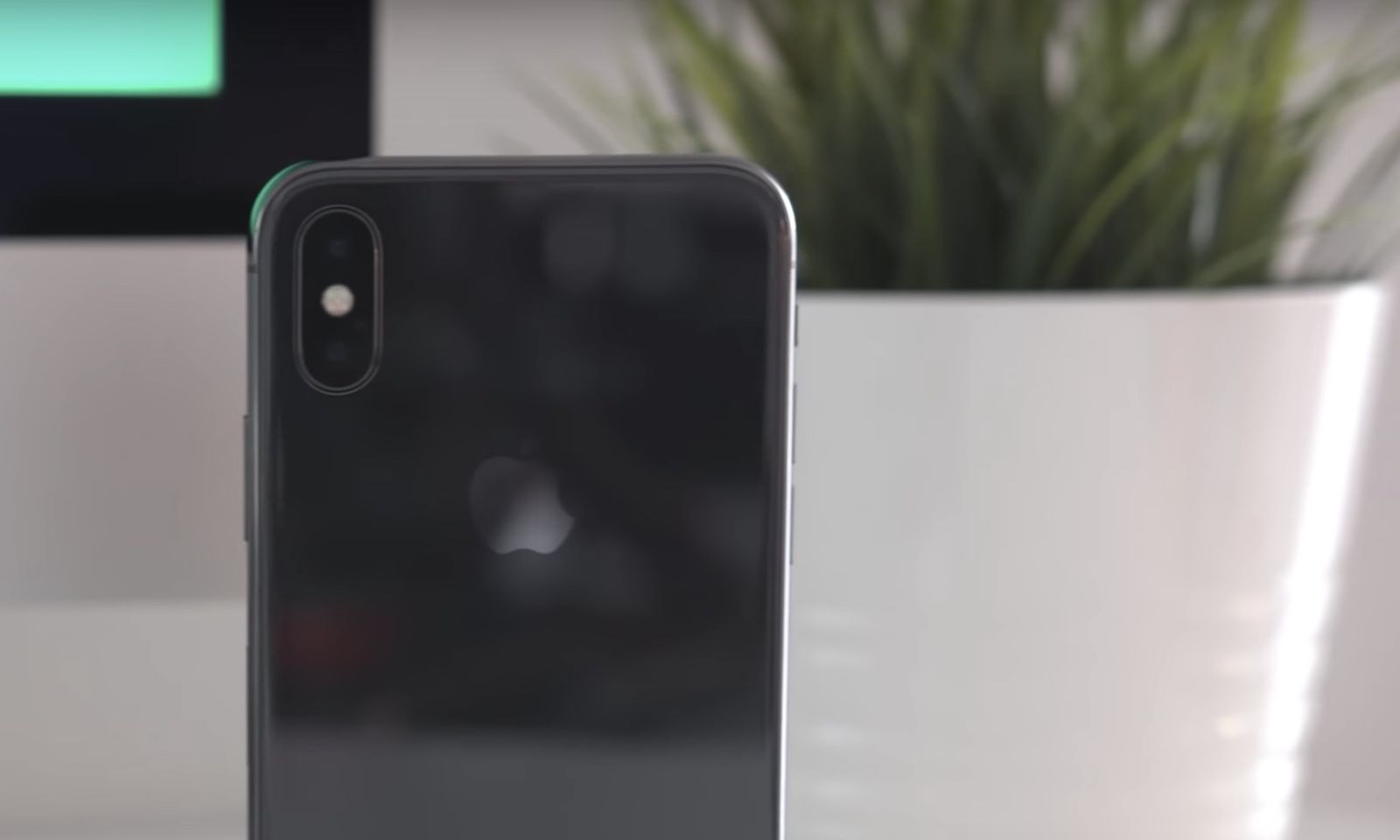 photo of iOS 14.4 Will Introduce Warning on iPhones With Non-Genuine Cameras image