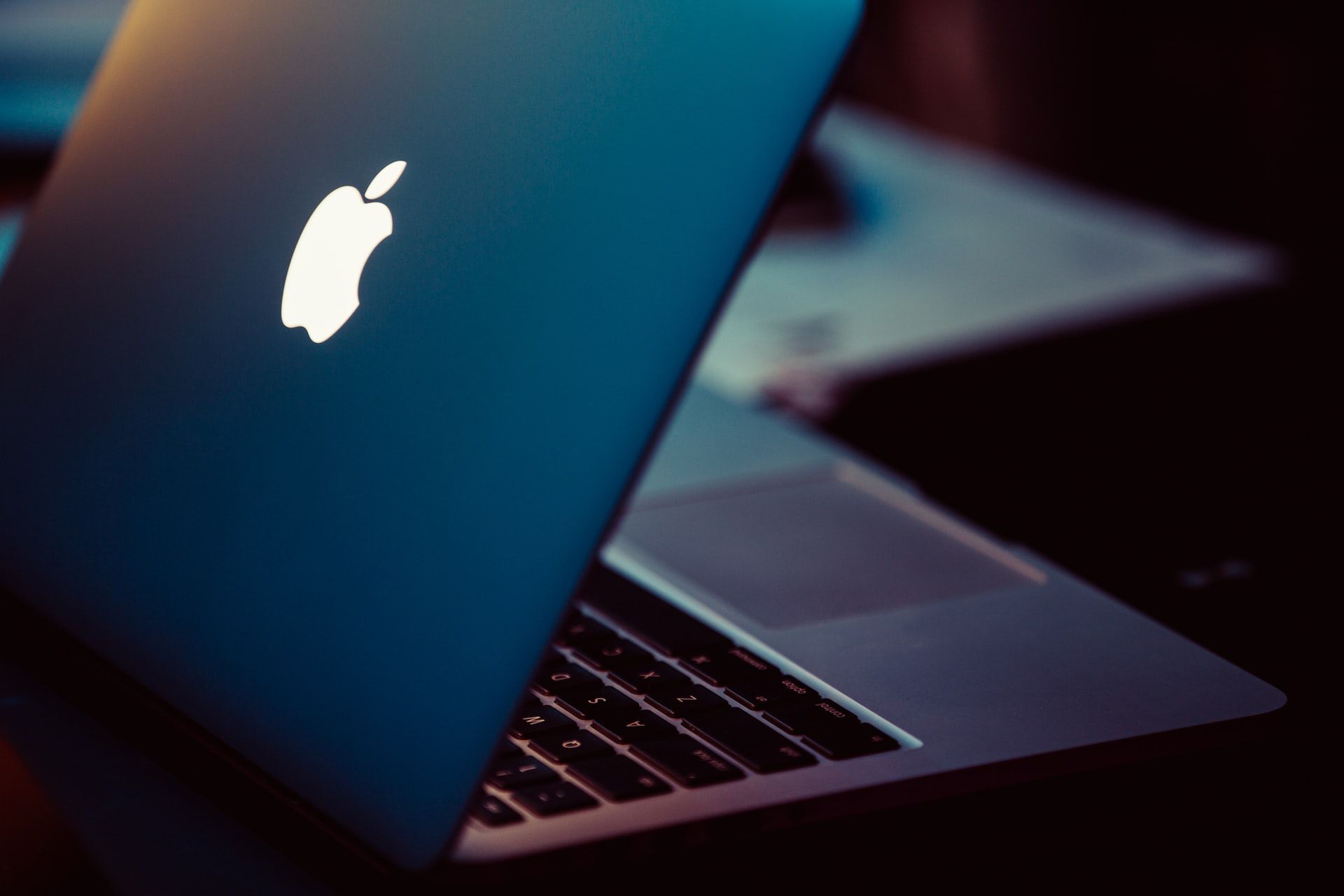 Un logo Apple rétroéclairé pourrait apporter un retour aux futurs MacBook