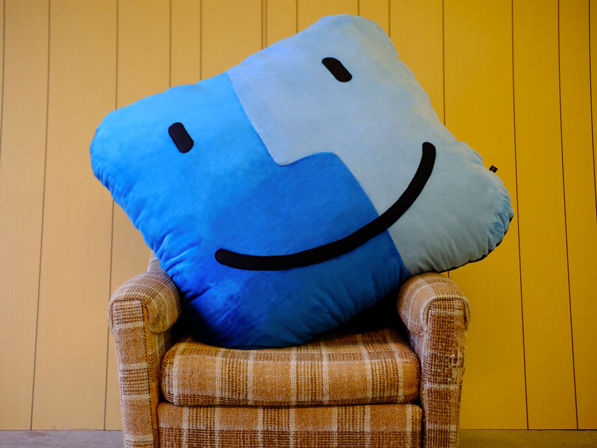 Throwboy Launches Giant Pillow Modeled After Mac Finder Icon