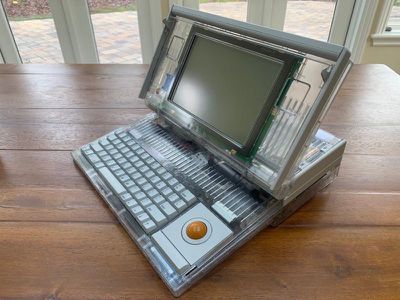 Vintage Prototype Macintosh Portable M5120 Shown Off in New Photos 