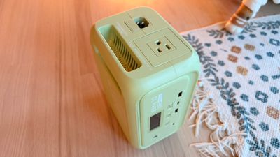 bluetti elite 10 side outlet