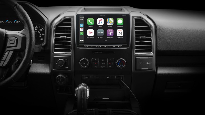 Alpine's Latest CarPlay Receiver Has a 9-Inch Display Hovering Over the