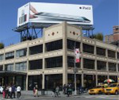 Apple Still Advertising Ipad 2 On Roof Of West 14th Street Retail Store Macrumors