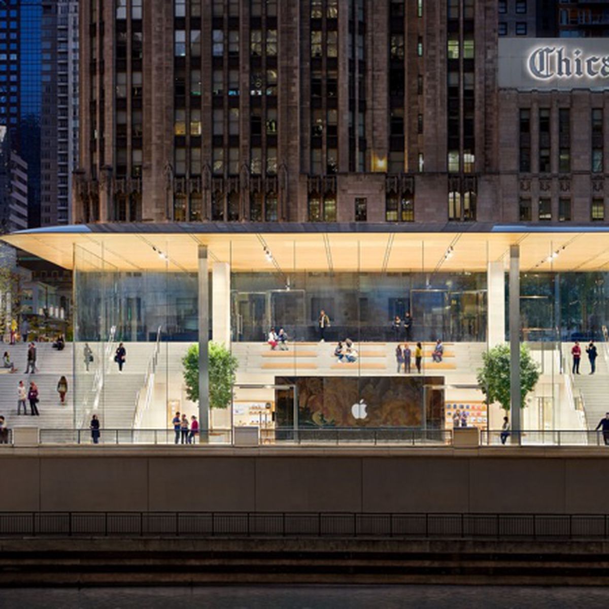 Apple Store Michigan Avenue, Chicago / Foster + Partners