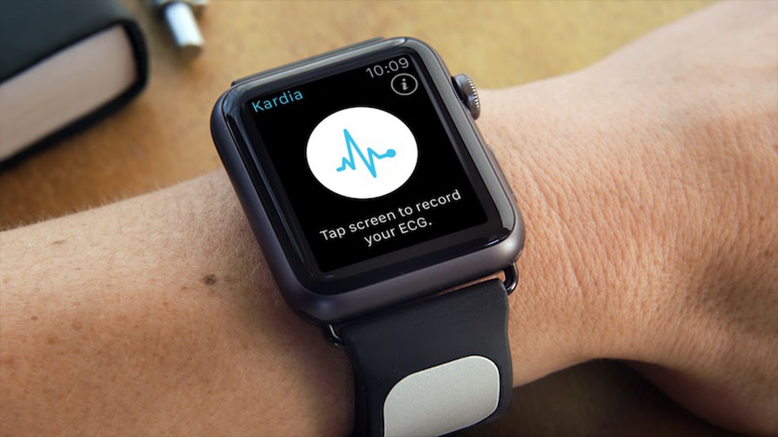 AliveCor, a company that that has developed an ECG 'KardiaBand' for the Apple Watch, today filed an antitrust lawsuit against Apple that accuses the C