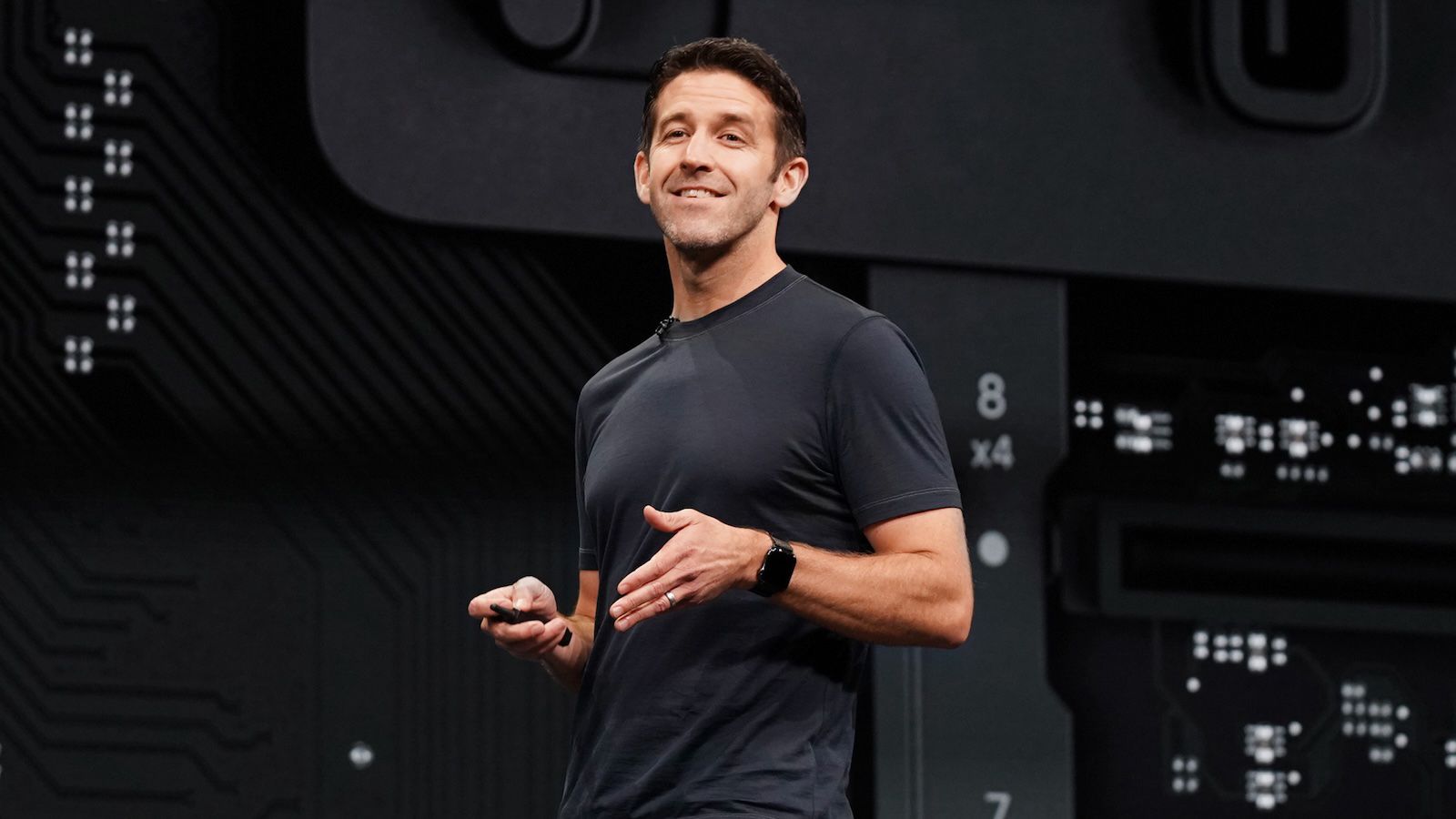 Apple เตรียมแผนตัวแทนสำหรับ Tim Cook 2 apple-tim-cook-ceo-replaced