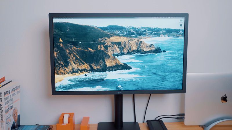 Hands On With The New 4k 23 7 Inch Lg Ultrafine Display Macrumors