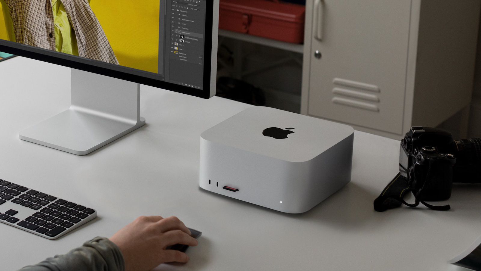 Apple Mac Studio Is a Pricey Desktop PC for Power Users