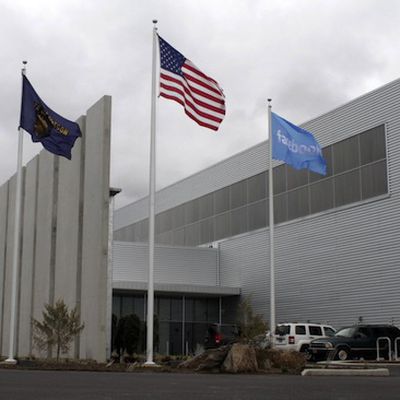 facebook oregon data center