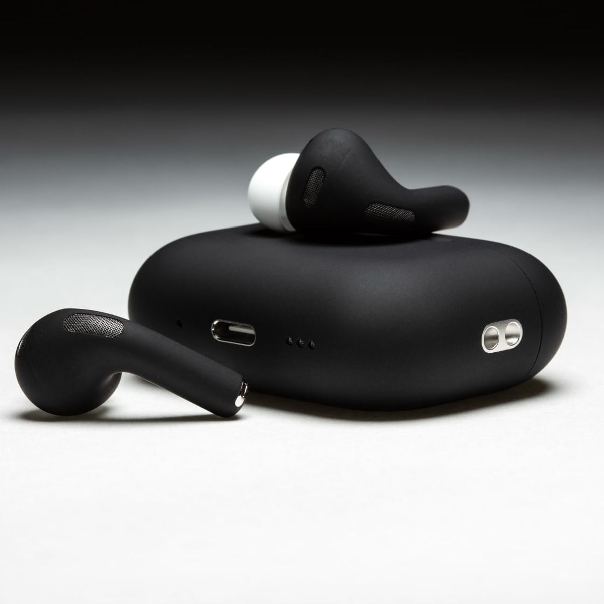colorware-airpods-pro-3-black.jpg
