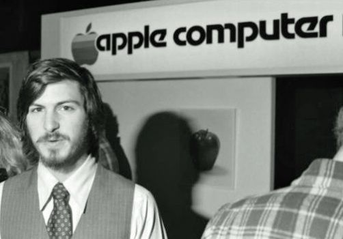 ashton kutcher spotted wearing steve jobs trademark wardrobe image