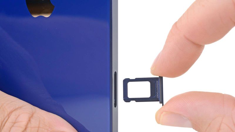 how many sim card slot does iphone 15 pro max have