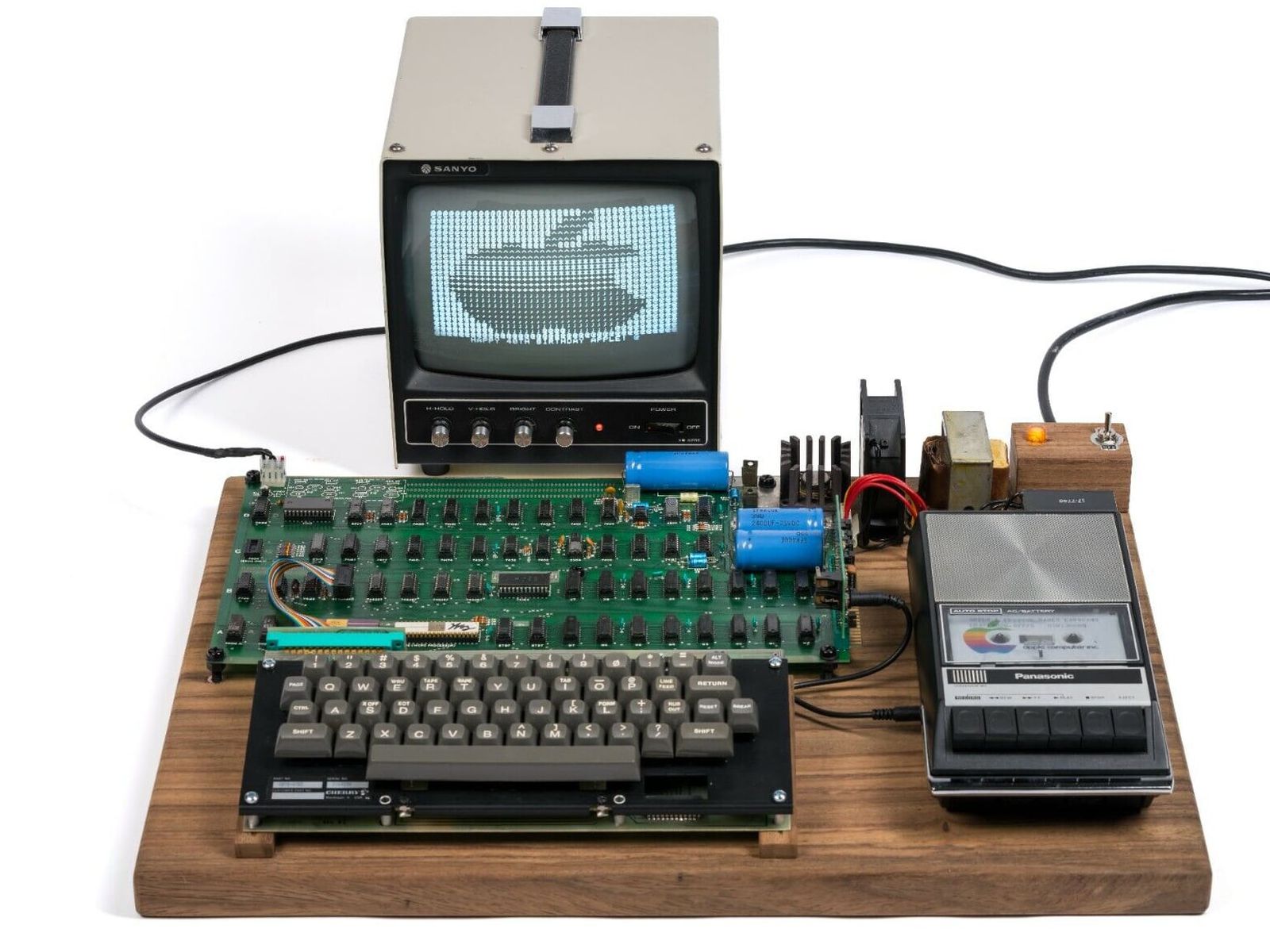 Rare Apple-1 Computer Signed by Steve Wozniak Up for Auction 