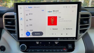 2022 tundra siriusxm - توندرا 2022 سیستم اطلاعات سرگرمی جدید تویوتا را با CarPlay بی‌سیم و Apple Music روی یک صفحه نمایش غول پیکر قرار می‌دهد