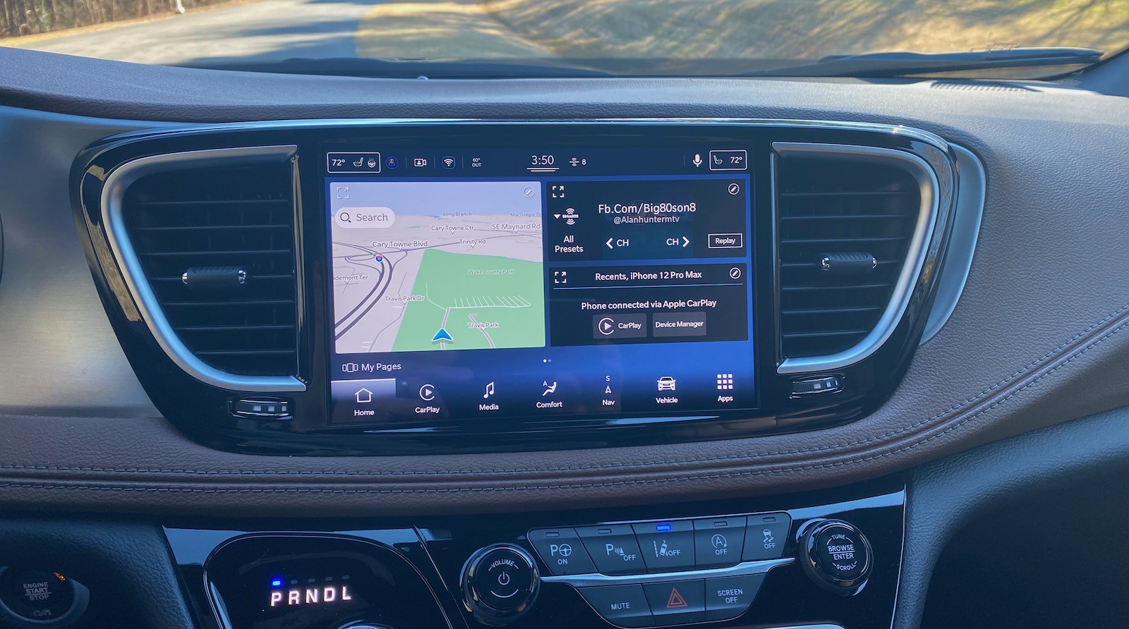 2021 Pacifica - Uconnect 5 and Wireless CarPlay Review - MacRumors