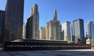 Apple Michigan Avenue lights up Chicago riverfront - Apple