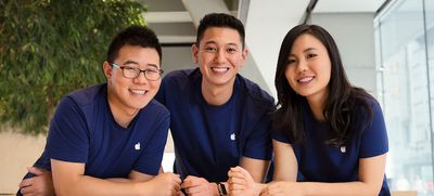 apple employees trio - مدیر ارشد جدید اپل، نقش منابع انسانی را از خرده فروشی جدا می کند