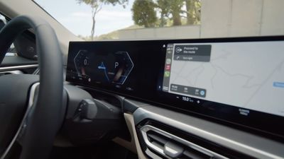 bmw i4 carplay second display